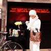 A lonly mime?
